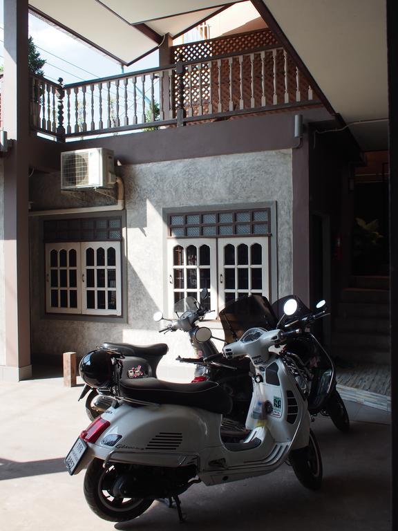 Chommuang Guest House Phranakhonszi Ajutthaja Kültér fotó